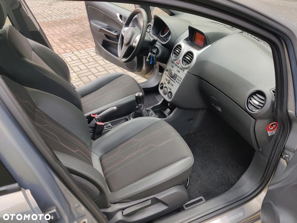 Opel Corsa 1.4 16V 150 Jahre - 26