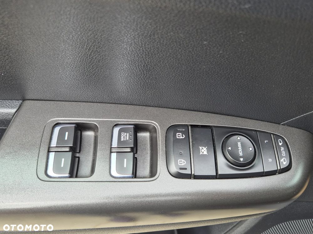 Kia Sportage 1.6 GDI 2WD ISG Spirit - 29