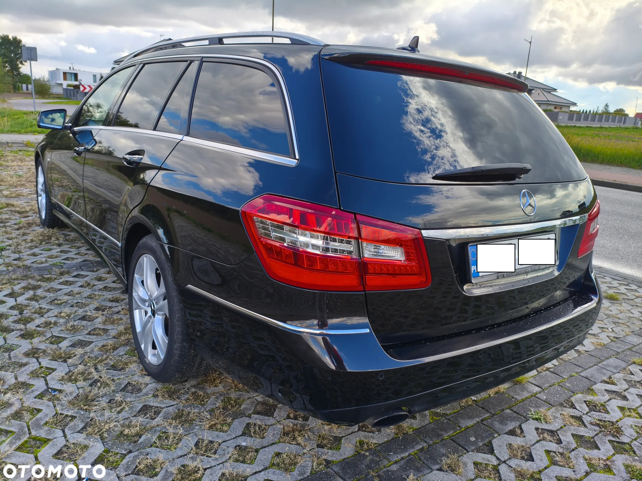 Mercedes-Benz Klasa E 200 T CGI BlueEFFICIENCY Avantgarde - 5