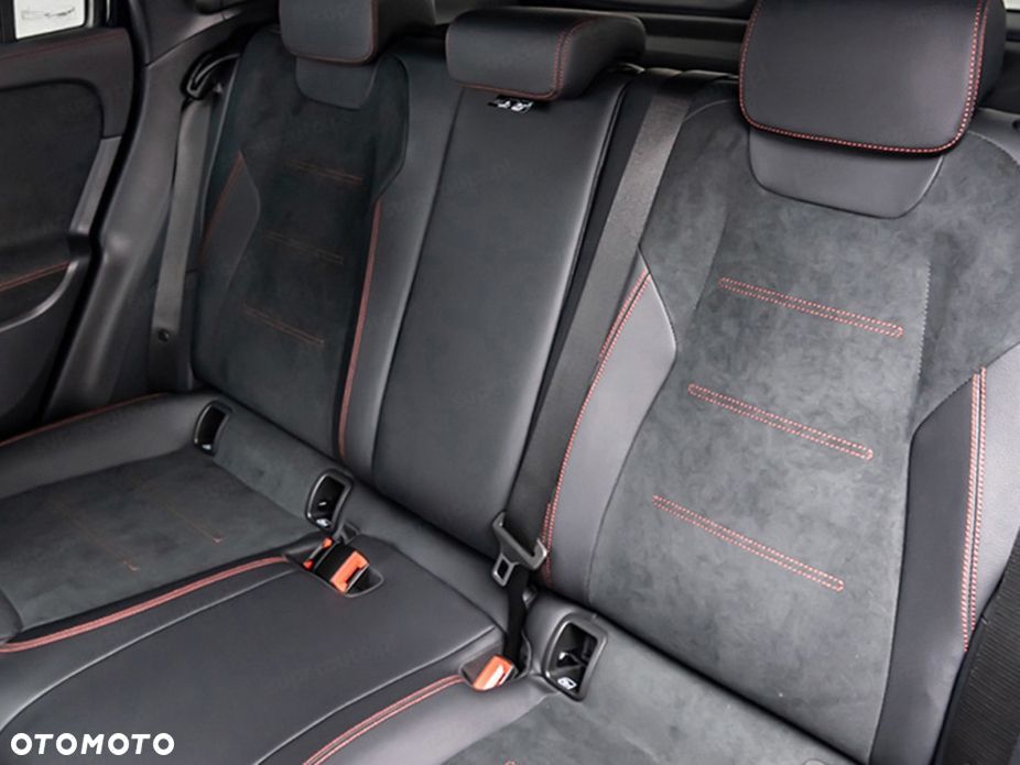 Mercedes-Benz GLA 200 AMG Line - 15