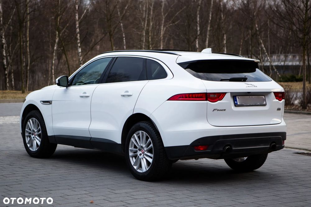 Jaguar F-Pace 25t AWD Prestige - 8