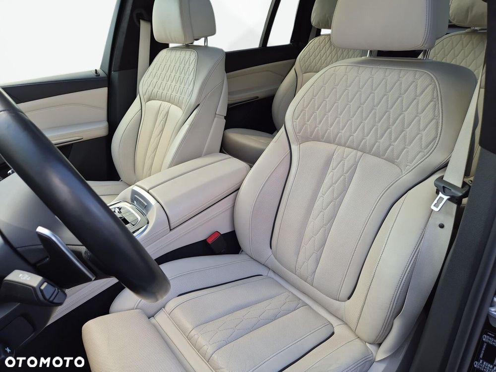 BMW X7 M50d sport - 10