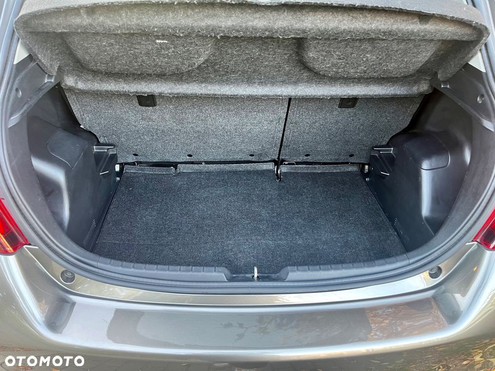 Toyota Yaris - 10