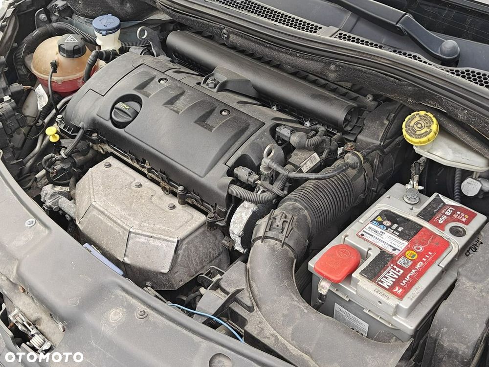 Peugeot 208 - 14
