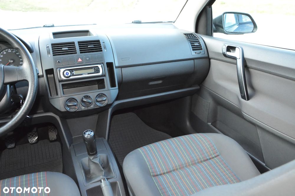 Volkswagen Polo 1.4 16V Trendline - 25