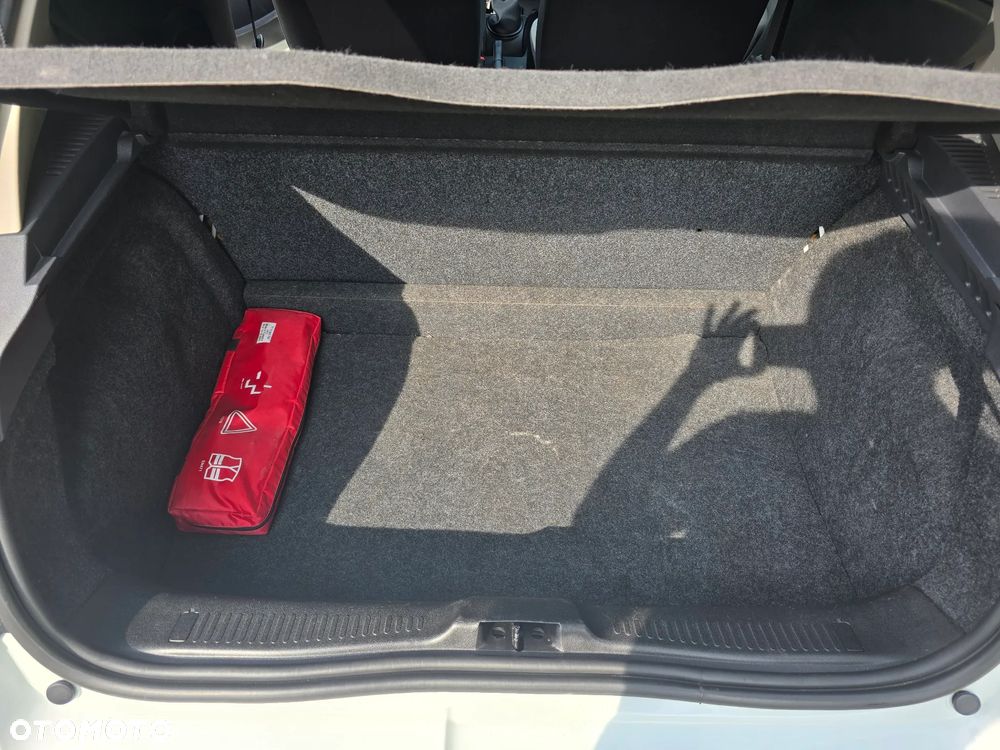 Renault Clio - 10