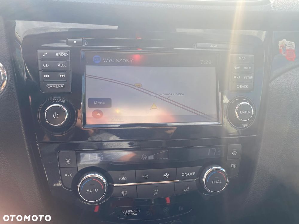 Nissan Qashqai 1.2 DIG-T N-Connecta EU6 - 11