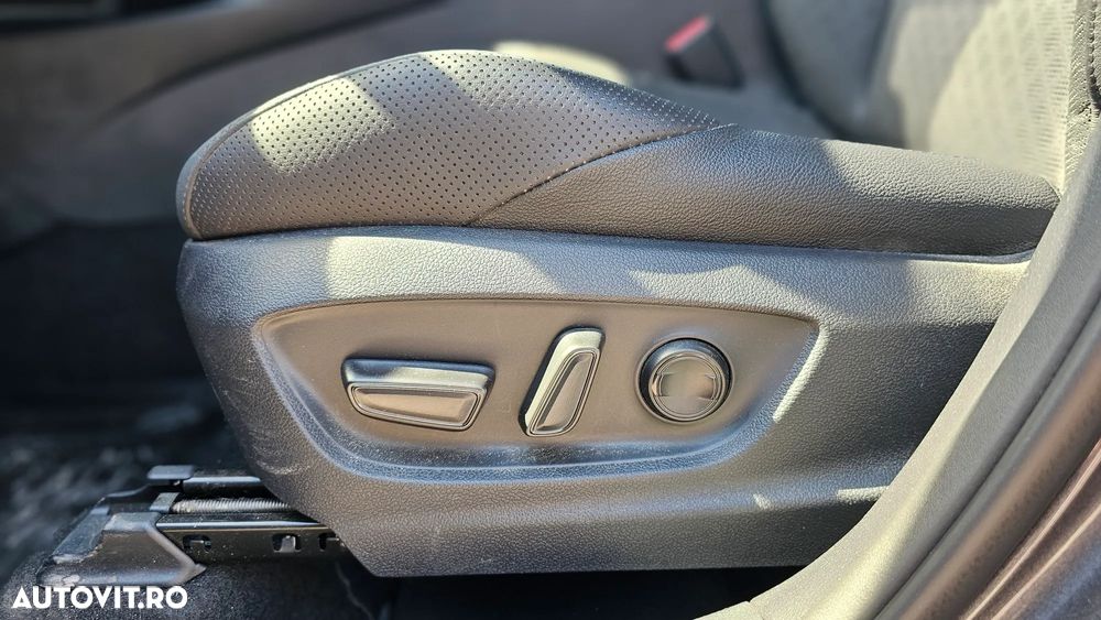 Toyota C-HR 1.8 HSD 4x2 CVT C-lassy LED - 16