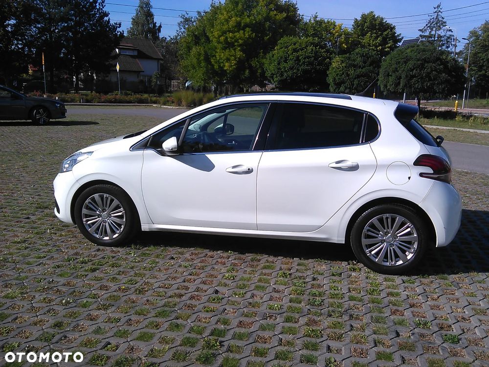 Peugeot 208 1.5 BlueHDi Signature S&S - 5