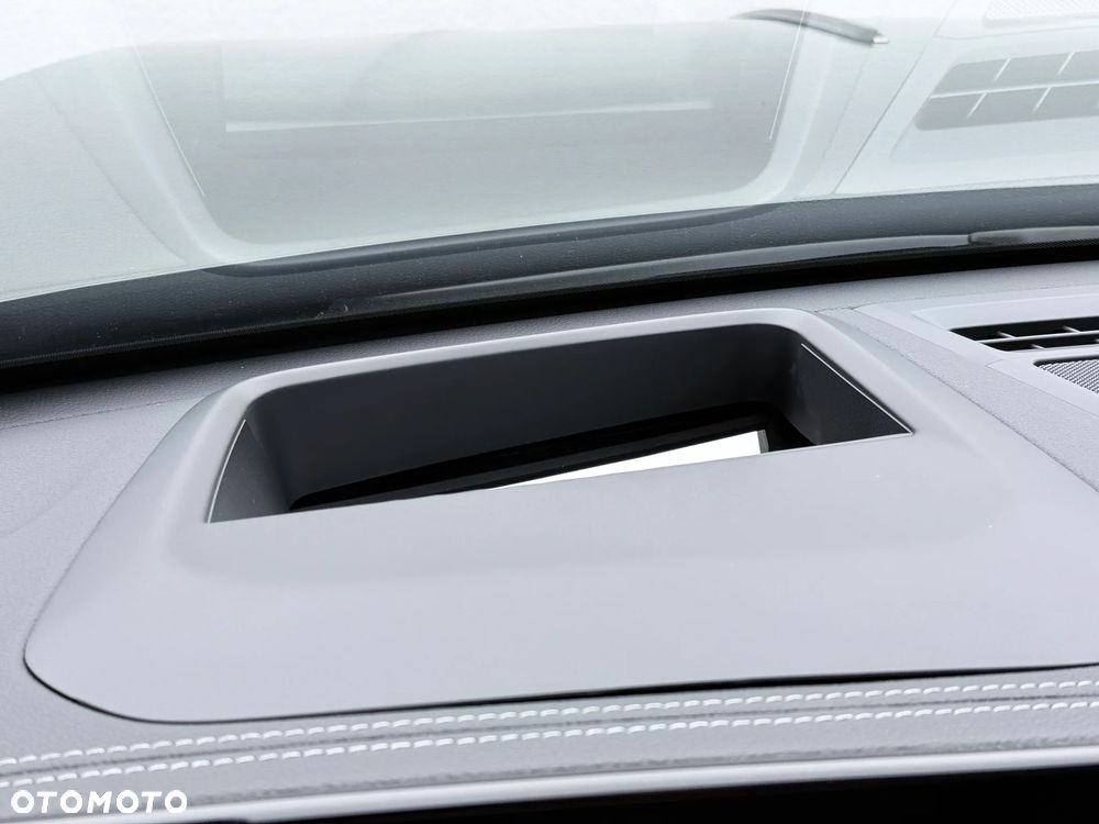 Hongqi H9 2.0T Deluxe - 36