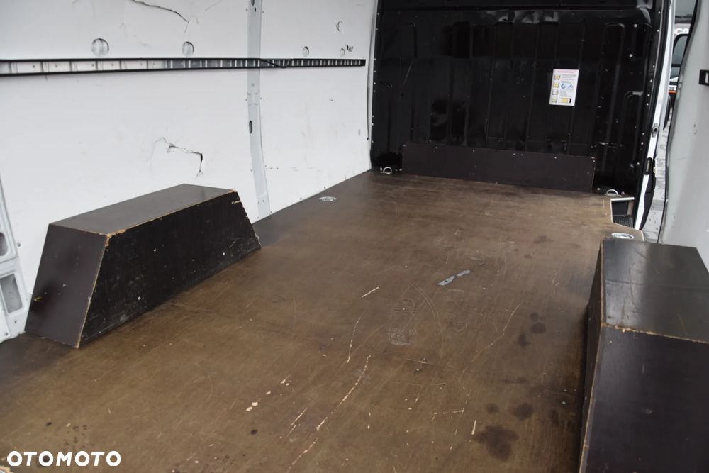 Iveco DAILY 35S12 / 2.3 - 120 KM / DOSTAWCZE / BLASZAK / KLIMA / TEMPOMAT / KLIMA / TRYB CITY / SERWISOWANY / SPROWADZONY Z NIEMIEC - 19