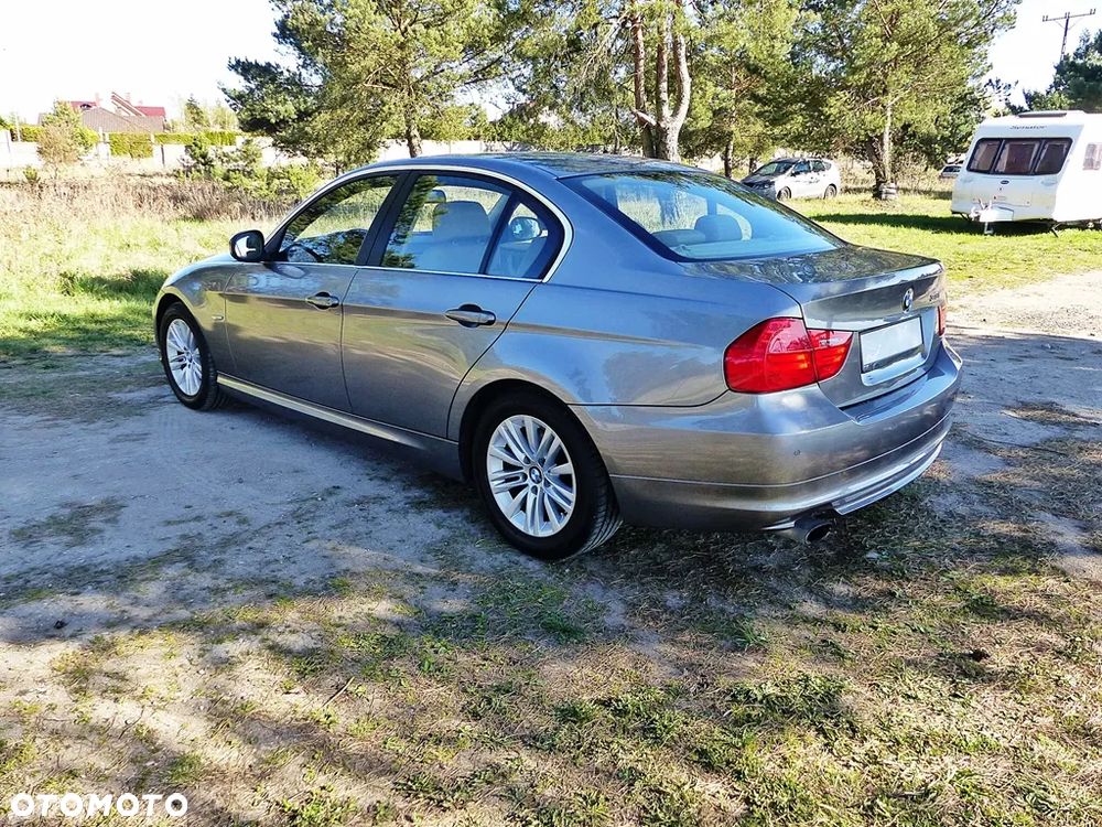 BMW Seria 3 318i Edition Exclusive - 12