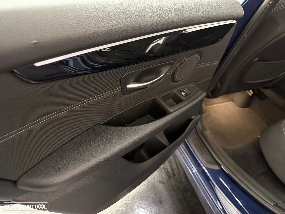 BMW 214 Active Tourer d Line Sport - 12