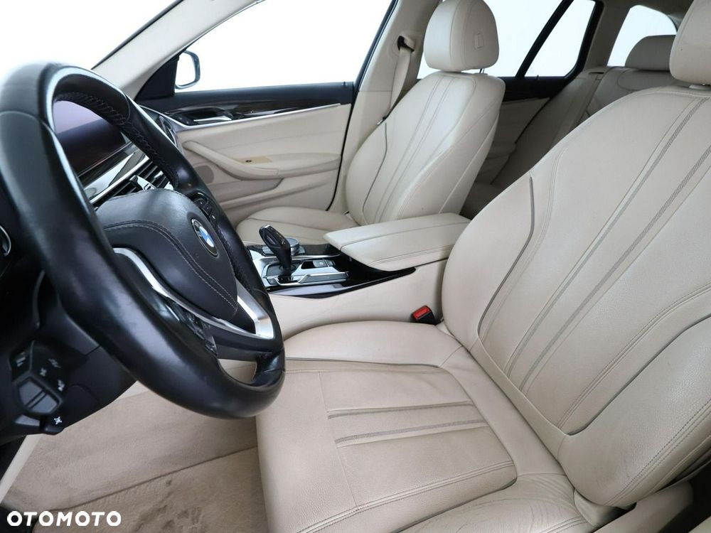 BMW Seria 5 520d Luxury Line - 14