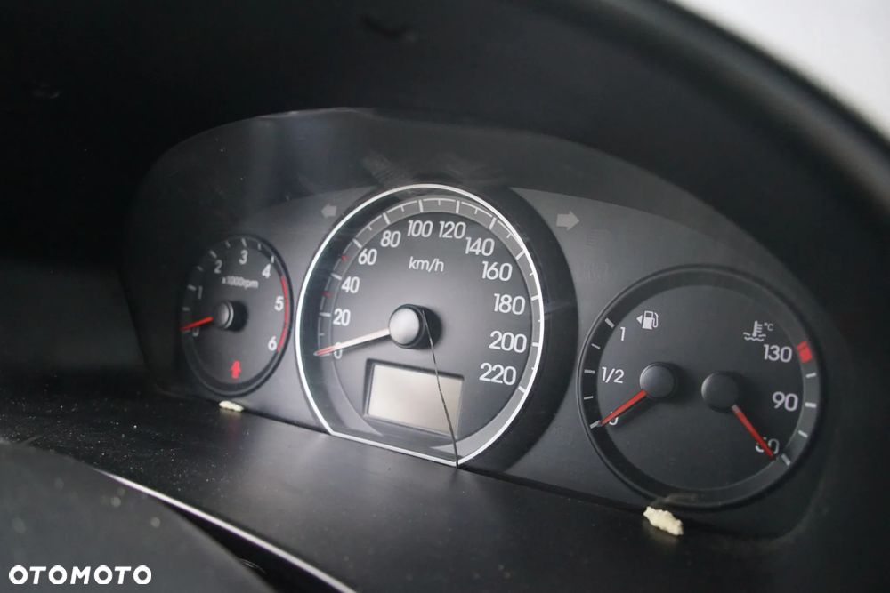 Auto na części - Hyundai H1 II 2.5 CRDI 170 KM D4CB YCQA2 P2S 2012R Silnik Skrzynia Drzwi Maska Błotnik Zderzak Klapa Lusterko Klamka Szyba Deska Kokpit Sterownik Moduł Czujnik Licznik Panel Kierownica - 12