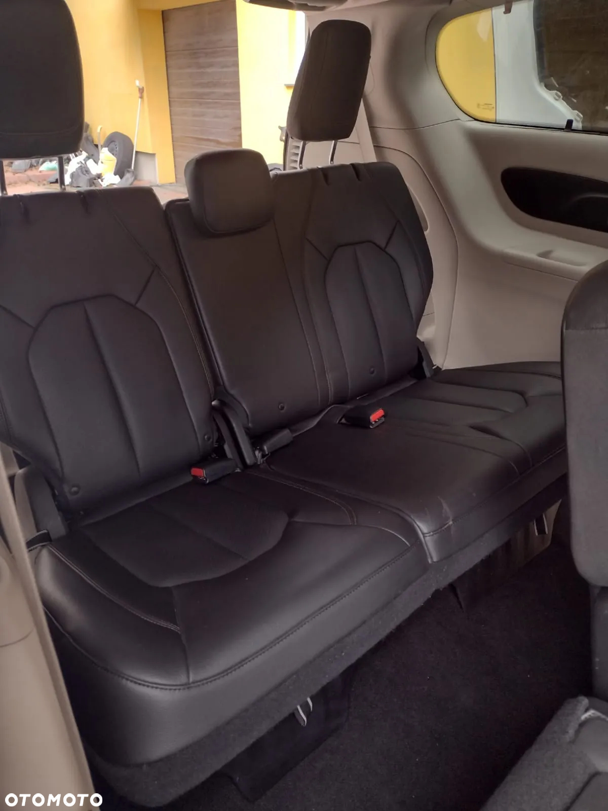 Chrysler Pacifica - 15