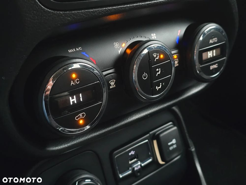 Jeep Renegade 2.0 MultiJet Limited 4WD S&S - 29