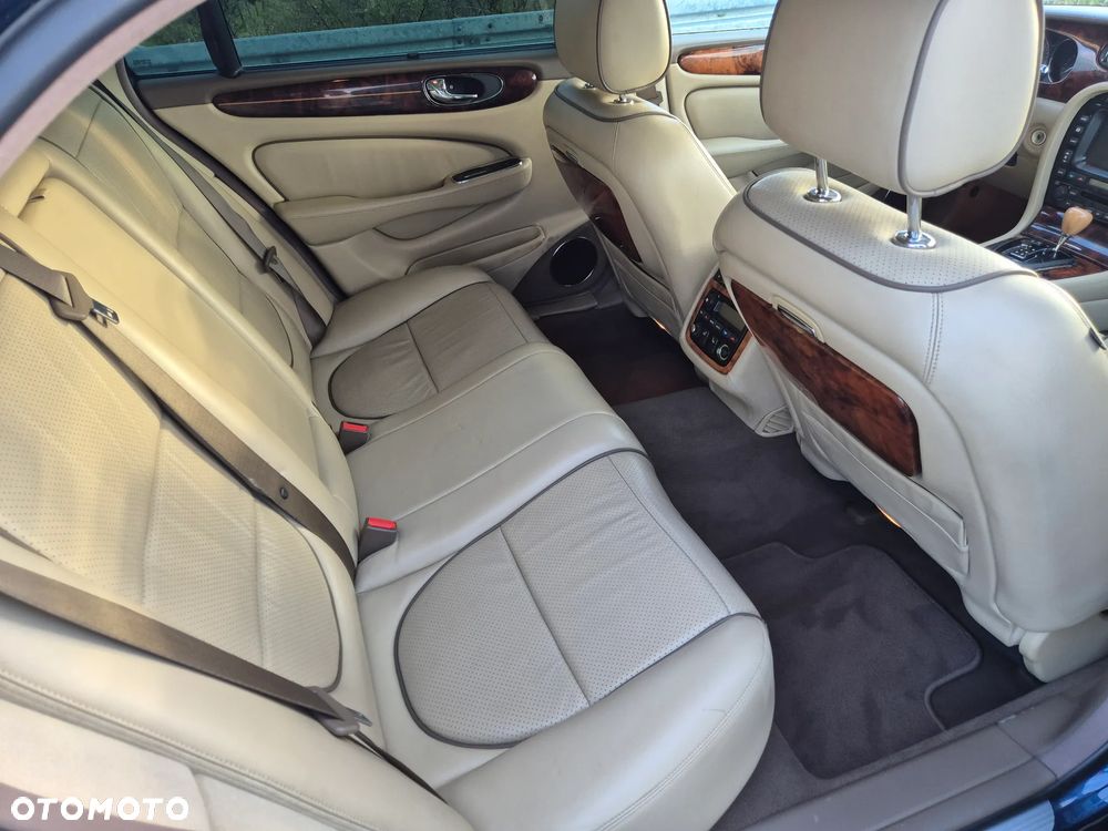 Jaguar XJ XJ8 4.2 LWB Executive - 20