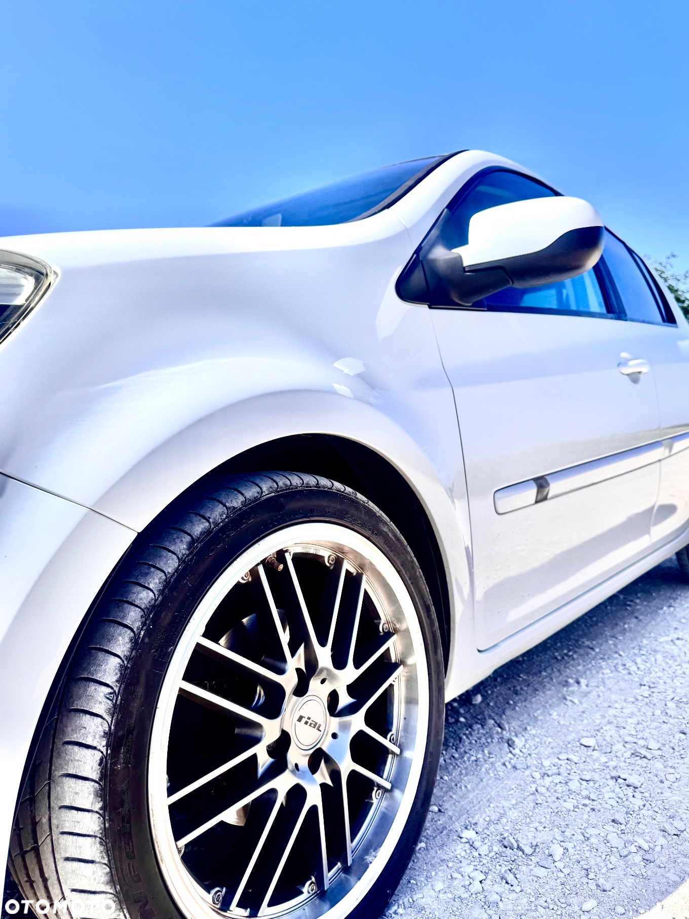 Renault Clio - 11