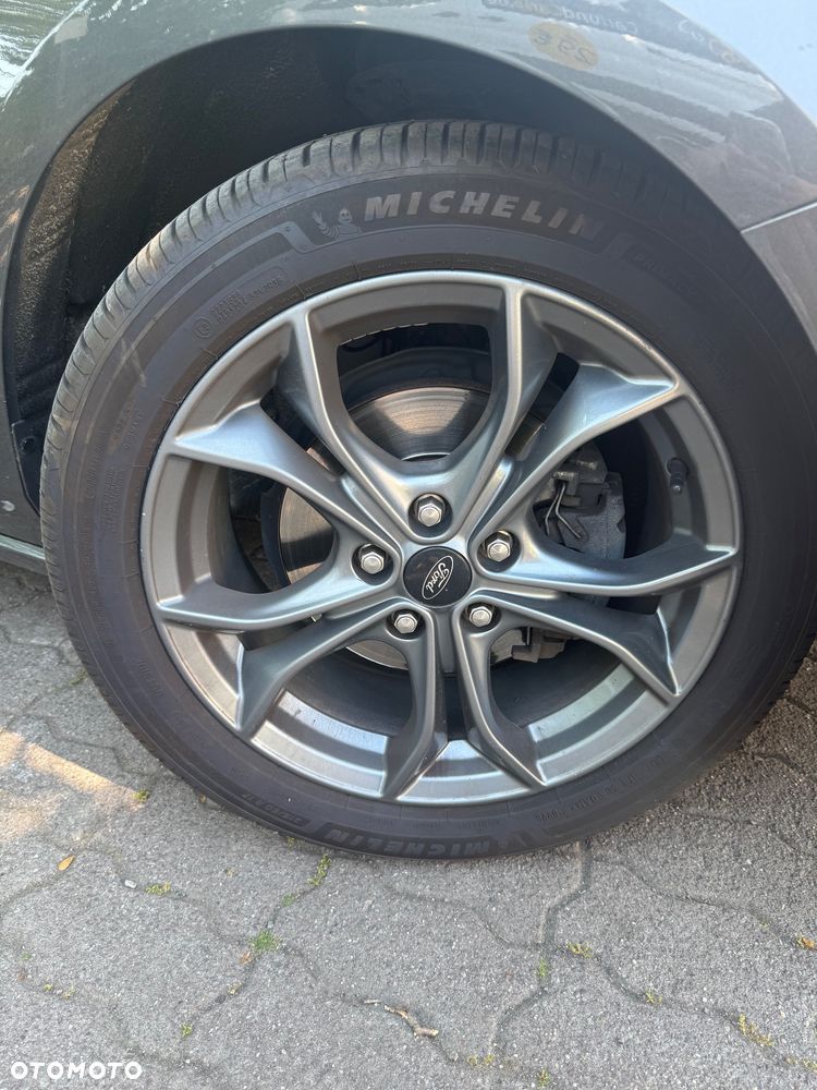 Ford Focus ver-1-5-ecoboost-st--line - 10