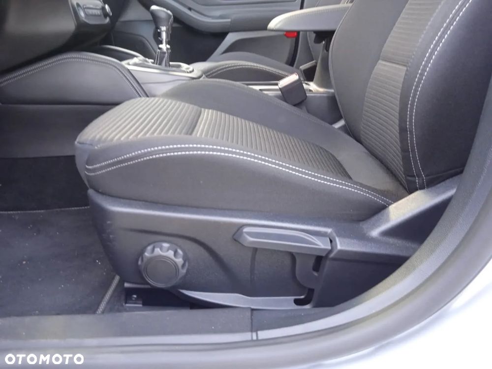 Ford Focus 1.0 EcoBoost Titanium X - 33