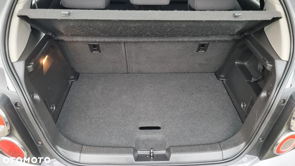 Chevrolet Aveo 1.6 LTZ - 27