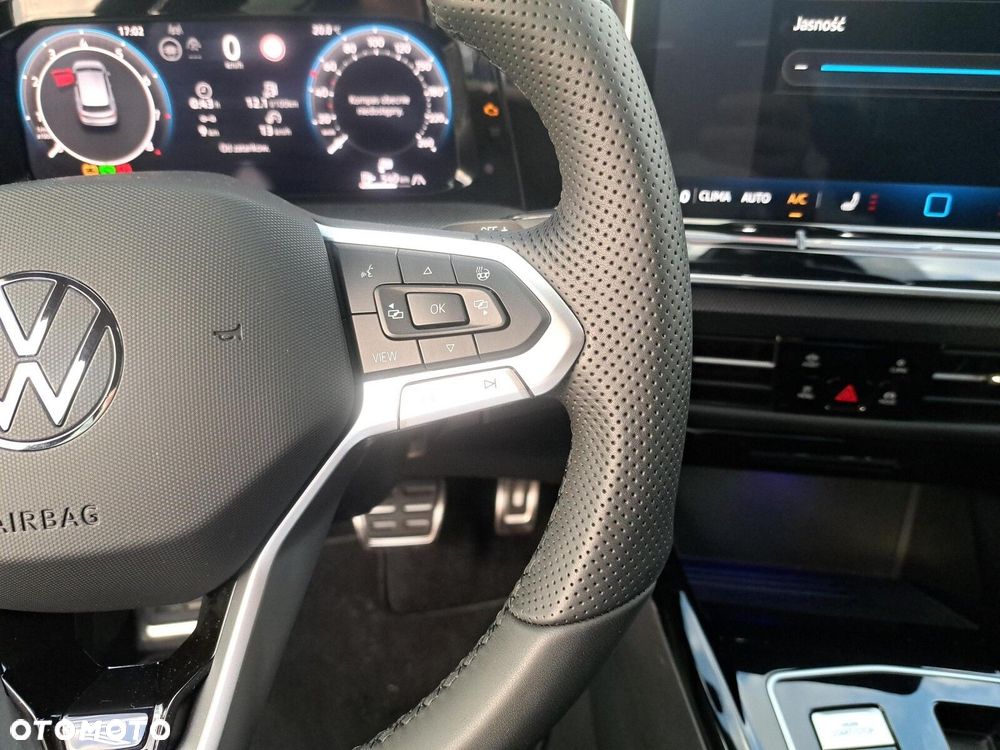 Volkswagen Golf - 22
