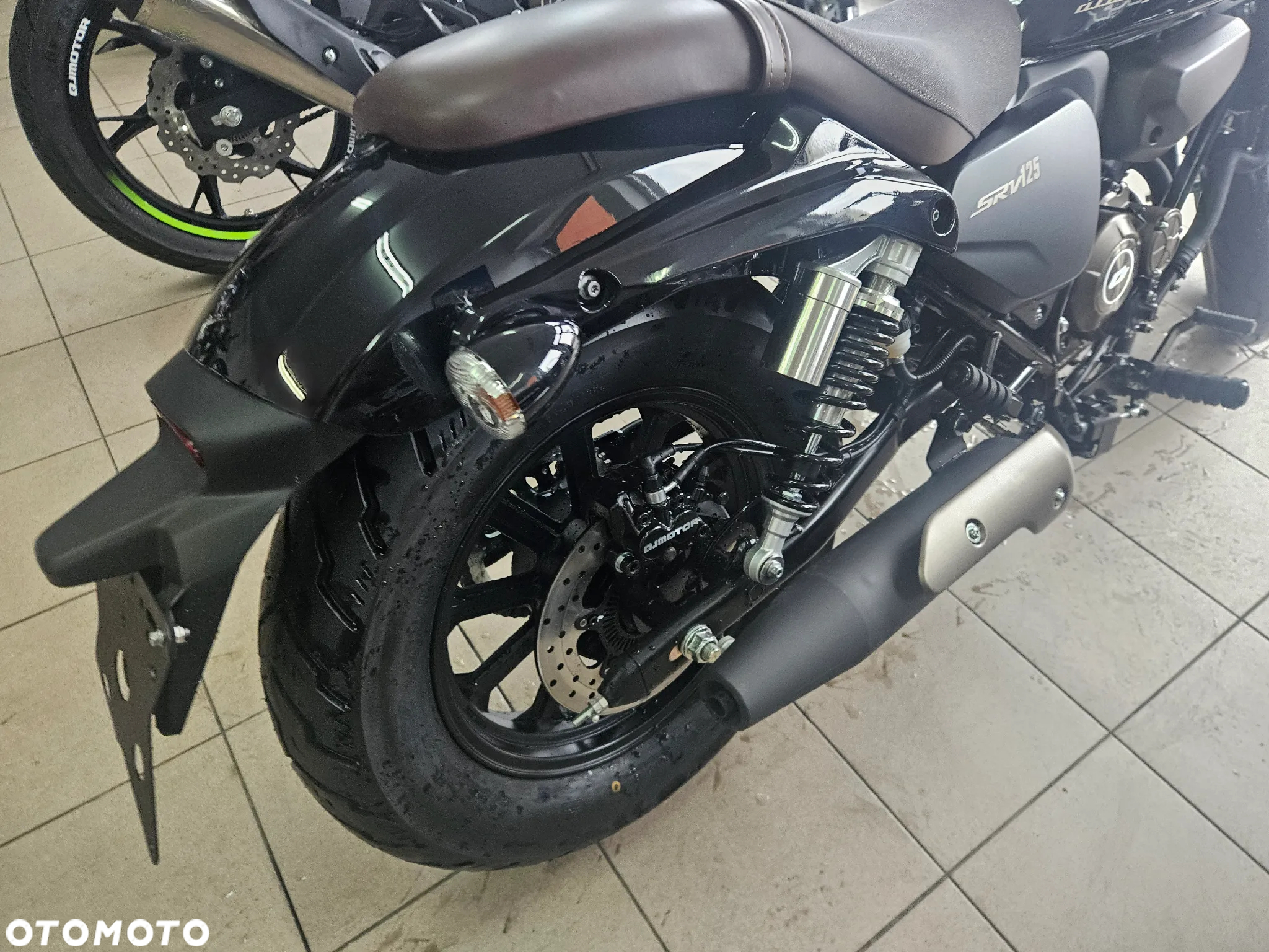 QJMOTOR SRV 125 - 10