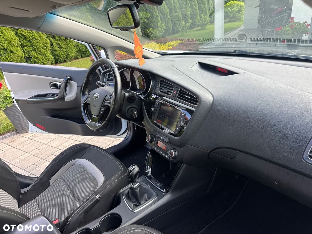 Kia Ceed 1.6 GDI Platinum Edition - 33