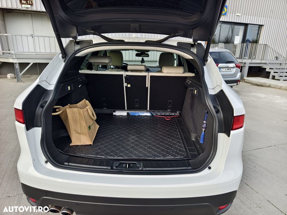 Jaguar F-Pace 25d AWD Prestige - 17