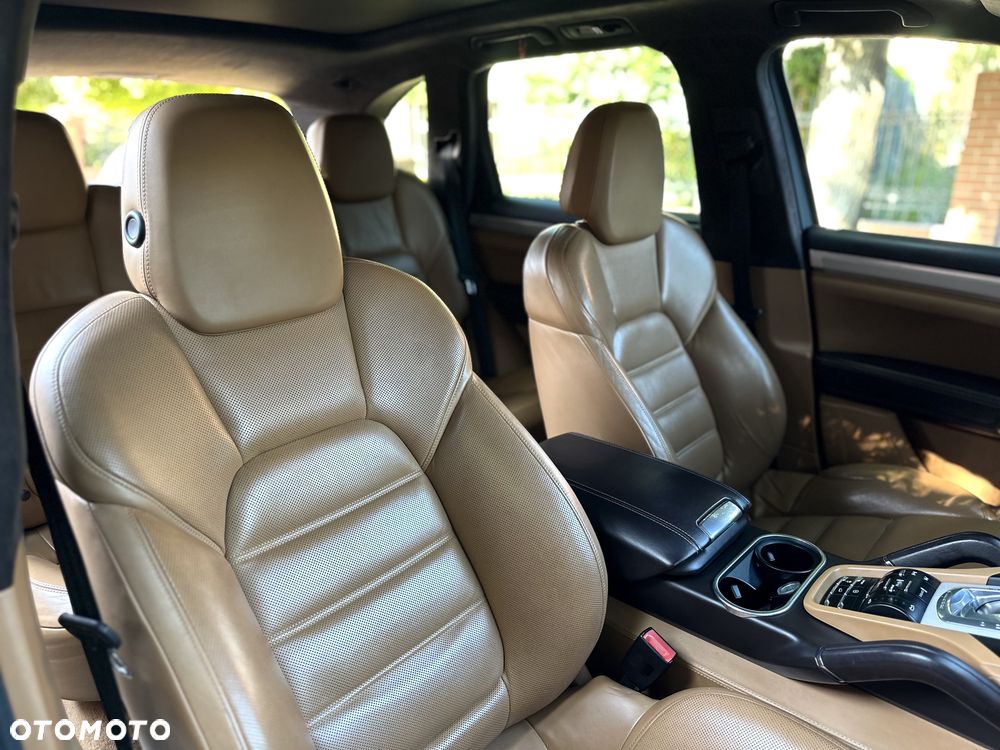 Porsche Cayenne - 7