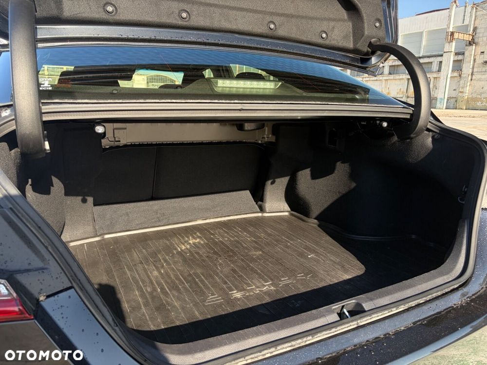 Toyota Camry - 12
