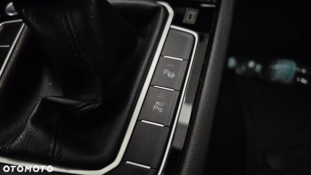 Volkswagen Passat 2.0 TDI (BlueMotion Technology) Highline - 8