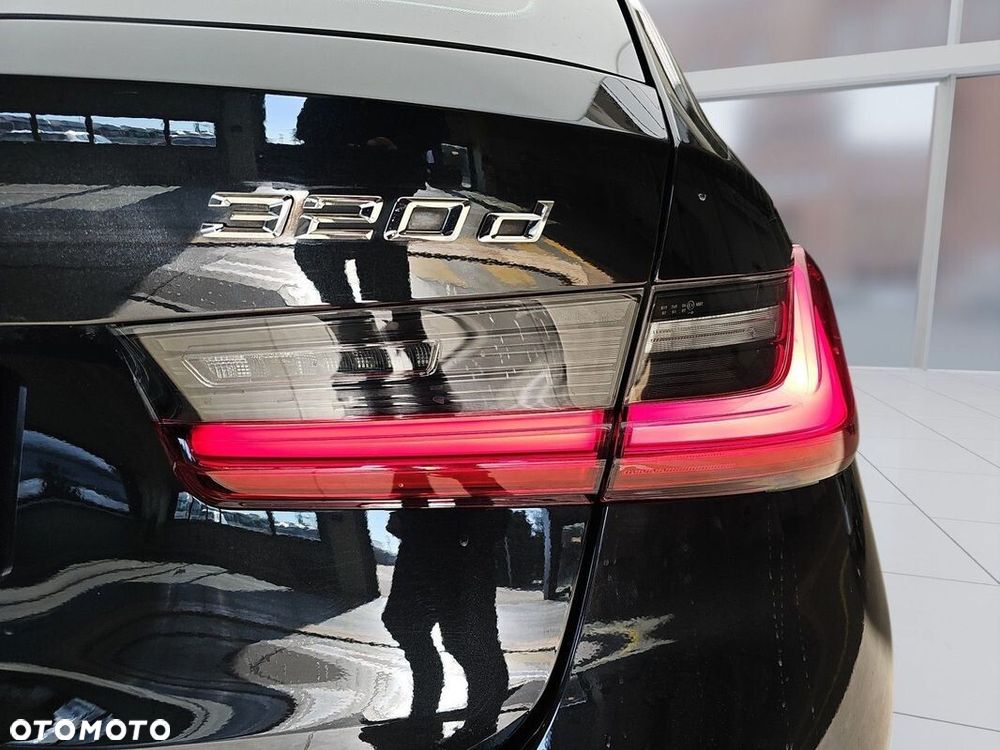 BMW Seria 3 320d xDrive Sport Line - 22
