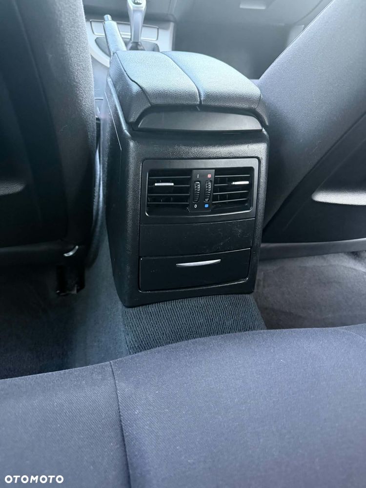 BMW Seria 3 318d DPF - 16