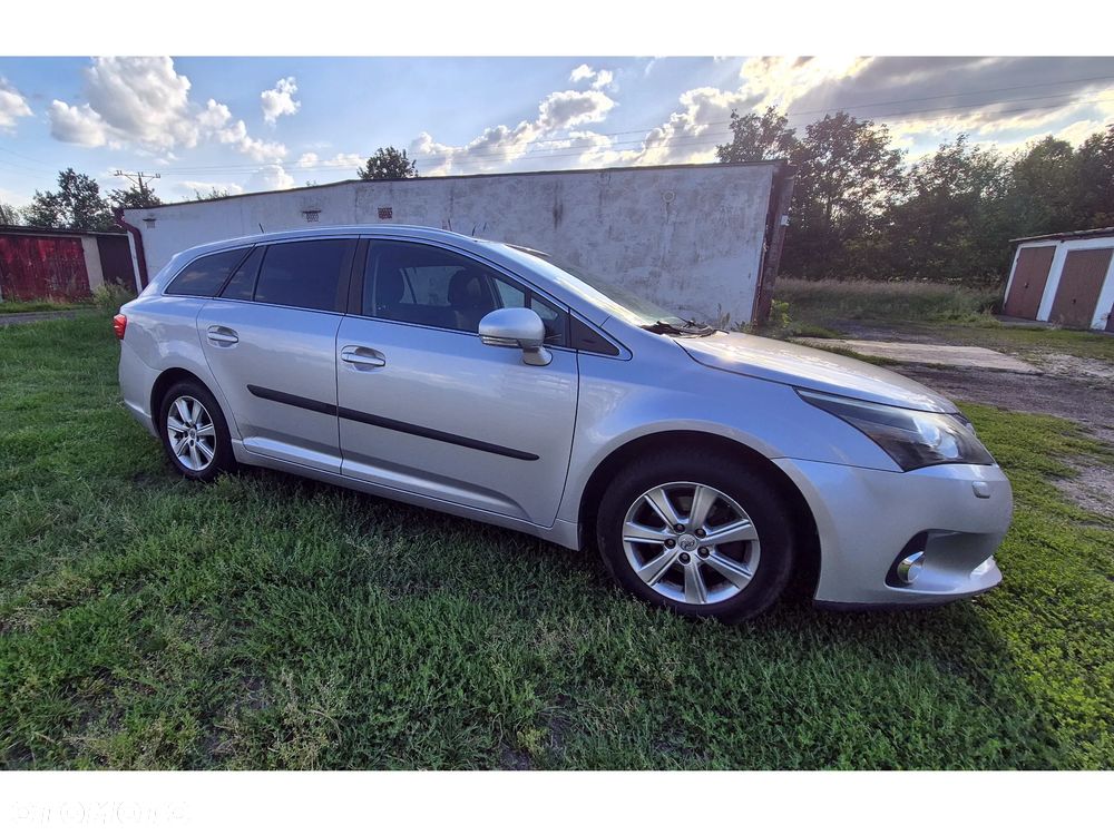 Toyota Avensis 2.0 D-4D Sol - 16