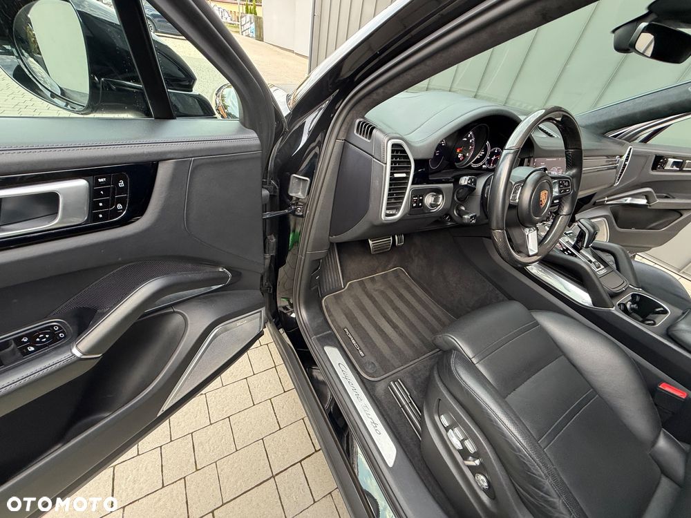 Porsche Cayenne Turbo - 24