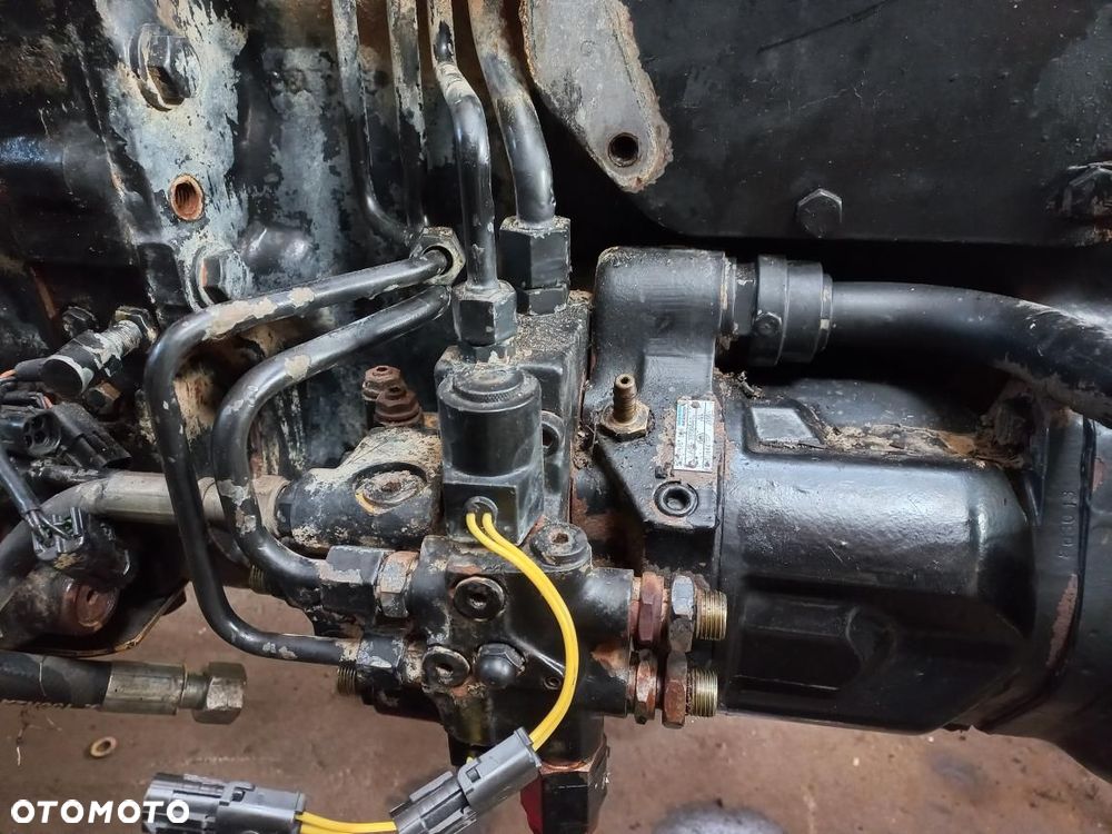 Case maxxum,5120,5130,5140 skrzynia,silnik,płyta rewersu,kosz,most,pompa,rozdzielacz,B4TA-390,kabina,satelity,wałek,koło zębate,tryb. - 4