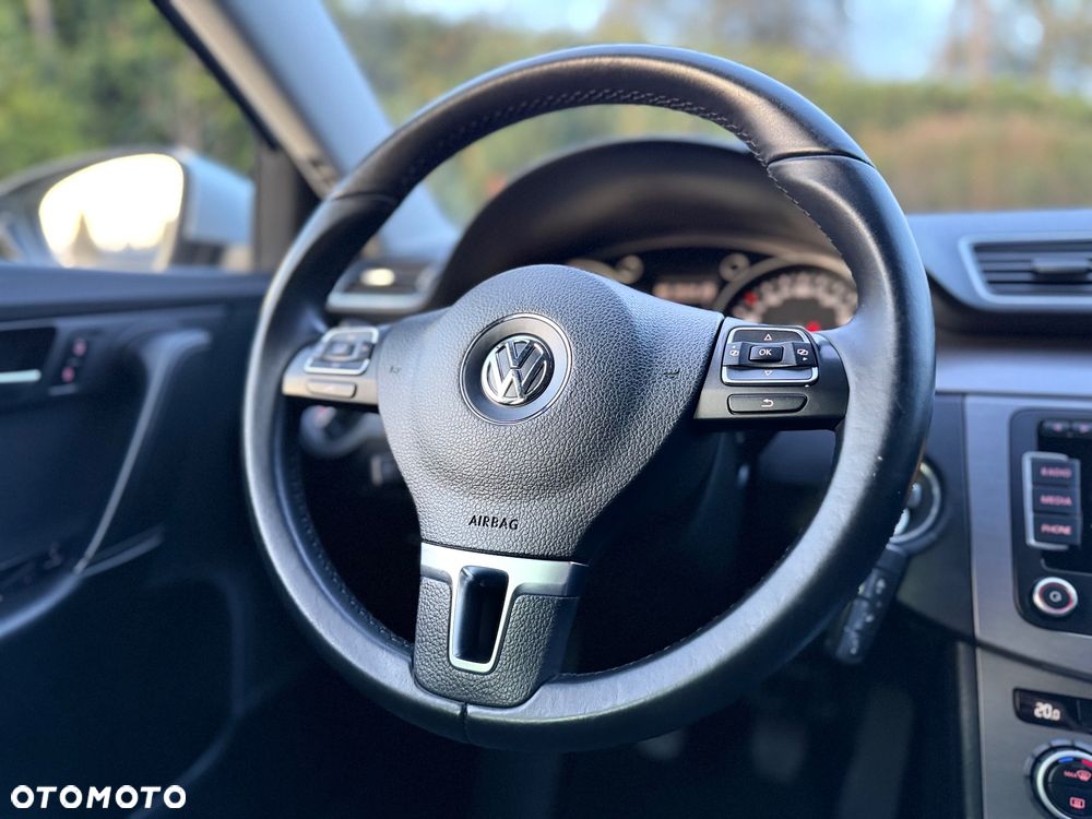 Volkswagen Passat 2.0 TDI DPF Trendline - 19