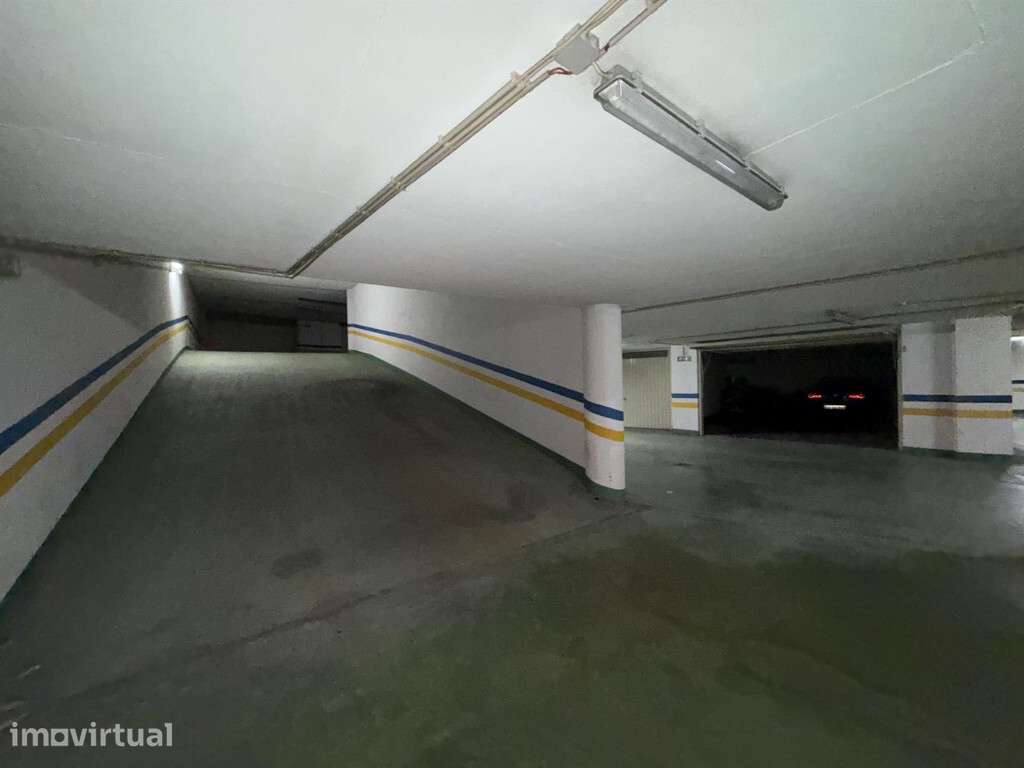 Venda Garagem - Grande imagem: 2/4