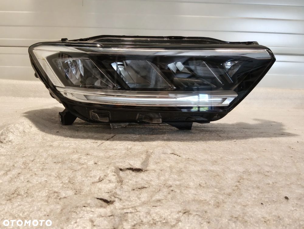 VOLKSWAGEN T-ROC LIFT PÓŁ LED PRZÓD STRONA PRAWA 2GA941006F - 1