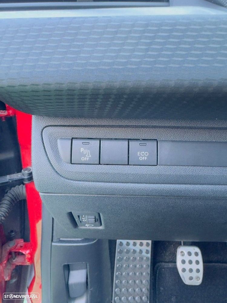 Peugeot 208 1.2 PureTech GT Line - 21