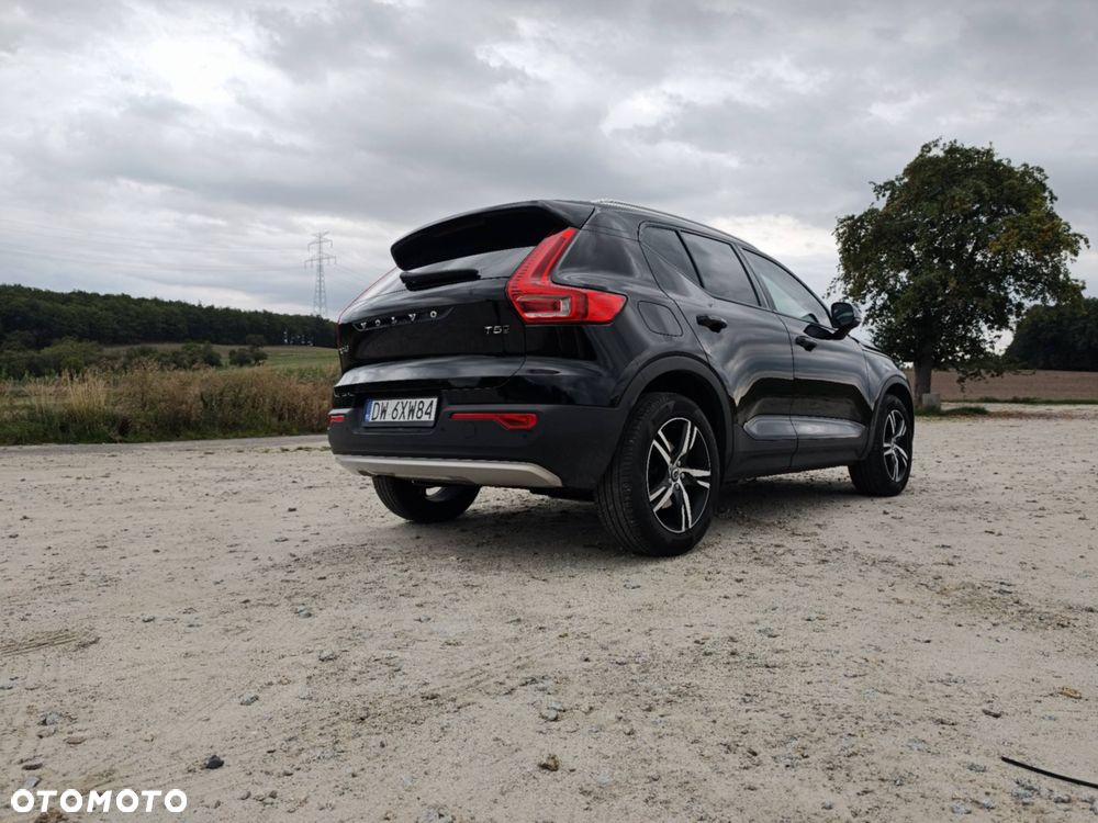 Volvo XC 40 T5 AWD Momentum - 4