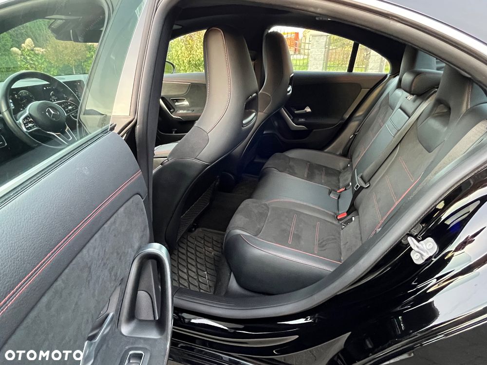 Mercedes-Benz CLA - 16