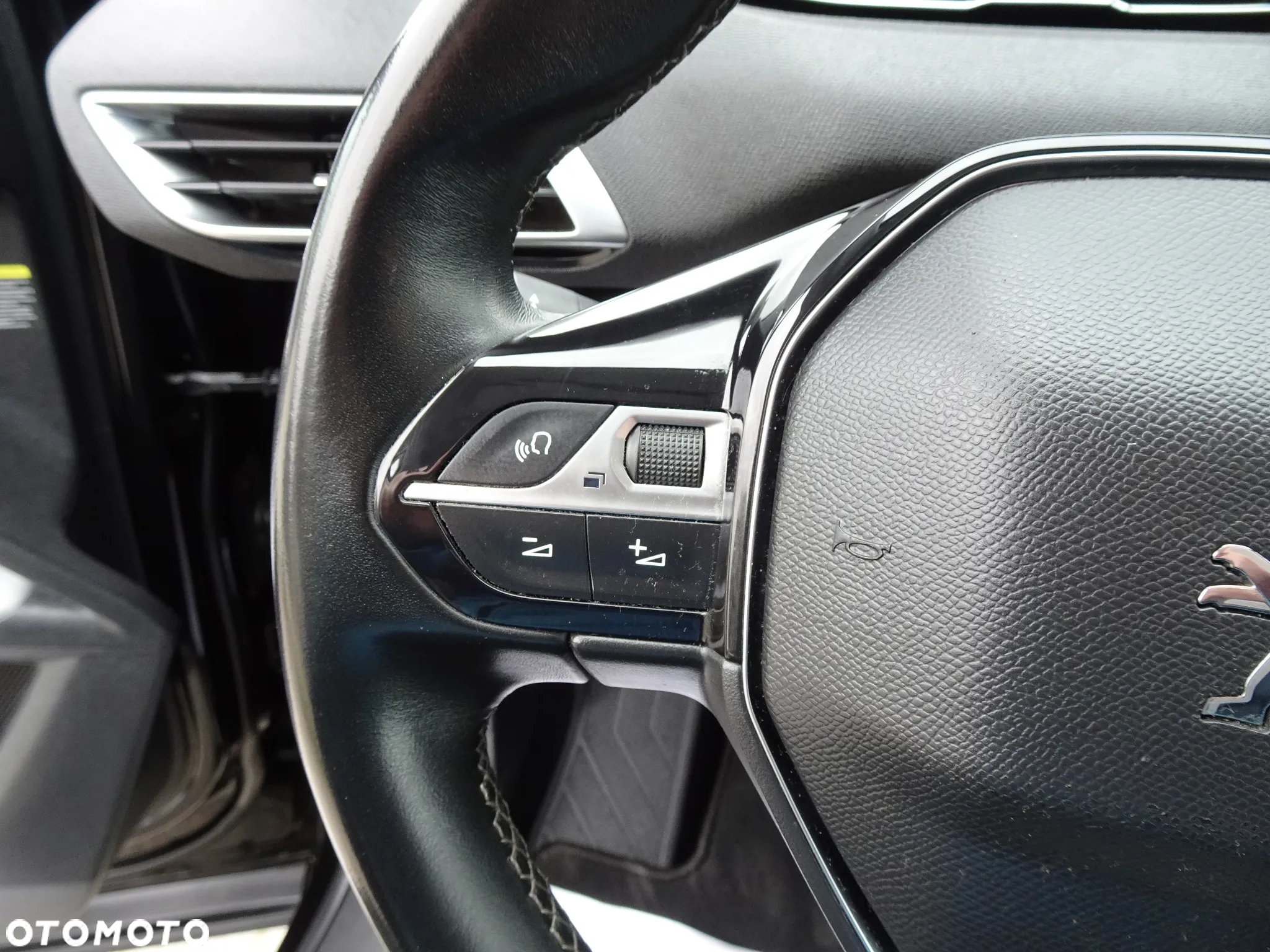 Peugeot 3008 1.5 BlueHDi Allure S&S - 23