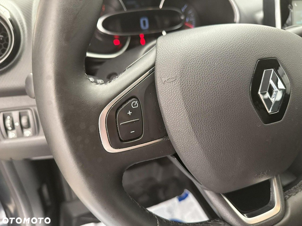Renault Clio - 24