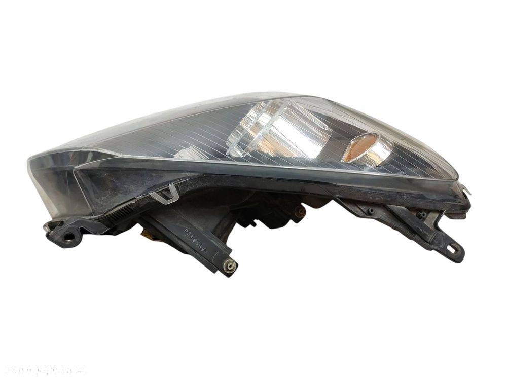 LAMPA PRAWY PRZÓD OPEL ASTRA H (2004-2006) 1.6 16V 105KM - 5