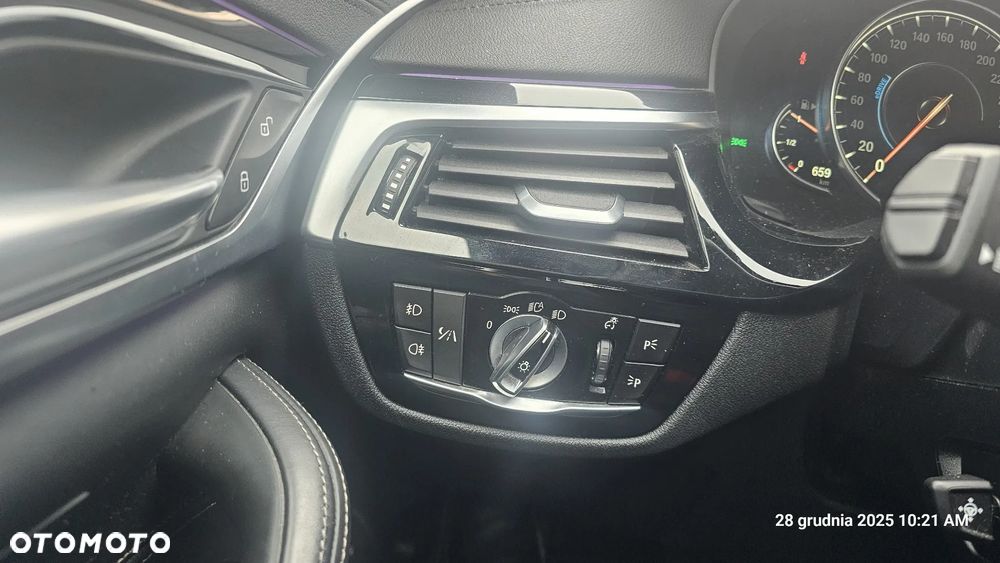 BMW Seria 5 530e iPerformance Luxury Line - 9