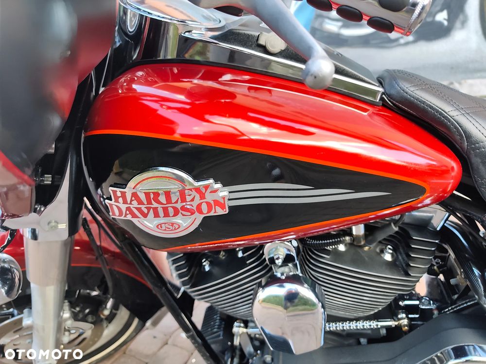 Harley-Davidson FLHTCU Ultra - 19