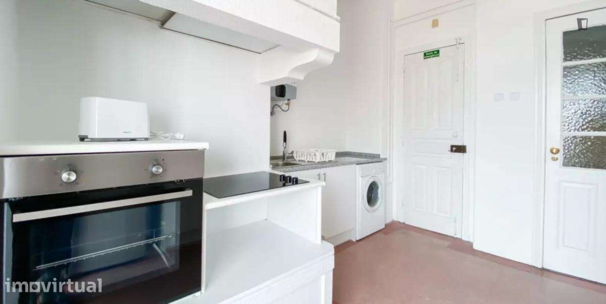 Quarto - localizado em Marquês de Pombal Lisbon - Grande imagem: 4/8